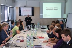 Ochrana obyvatelstva v obchodních centrech byla předmětem metodického zaměstnání na stanici v Modřanech