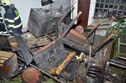 Při požáru domu v Kladně vznikla škoda 250 tisíc korun