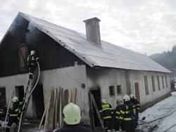 U požáru kotelny zasahovalo pět jednotek hasičů. 