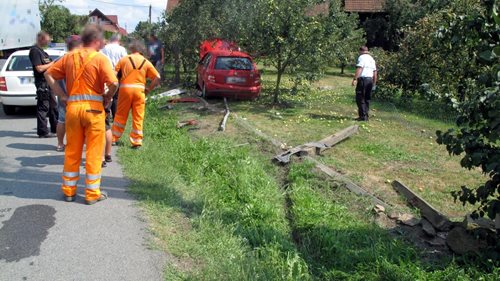 Sraženou chodkyni do nemocnice transportoval vrtulník.