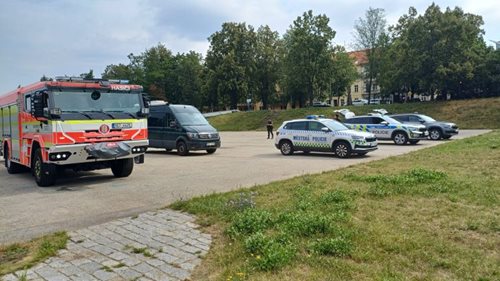 Pátrání po muži ve Vltavě mělo šťastný konec. Policisté jej našli živého