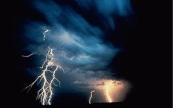 Velmi silné bouřky s přívalovými srážkami a povodňová bdělost