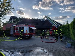 Požár rodinného domu způsobil škodu 40 milionů