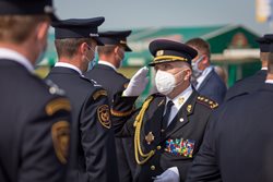 Pětačtyřicet hasičů obdrželo na Dnech NATO pamětní medaile jako poděkování za nasazení v boji proti šíření nového koronaviru