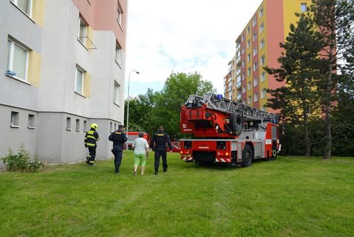 Při požáru kuchyně v pražském Kamýku se nadýchalo několik osob
