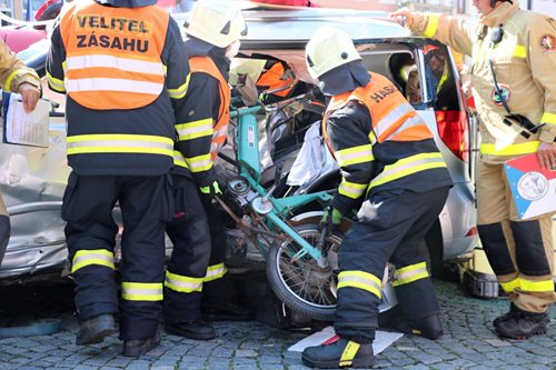 Regionální soutěž ve vyprošťování zraněných osob z havarovaných vozidel