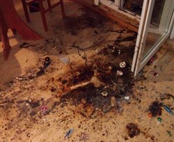 V Chebu začal v bytě hořet vánoční stromek. Příčinou byla nedbalost při používání otevřeného ohně 