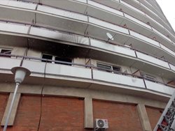 Požár bytového domu ve Zlíně si vyžádal evakuaci sedmi nájemníků.