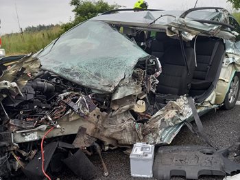 Dopravní nehoda v Ohařicích zablokovala I/16 a zaměstnala hasiče