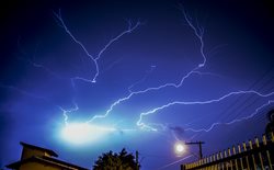 Bouřky v pátek večer potrápily Jihomoravský kraj. Hasiči v jeho průběhu zasahovali u  čtyřiceti pěti událostí.