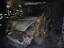 Požár dodávek způsobil nejméně třímilionovou škodu