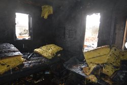 Při požáru dřevěné stavby v Jesenici na Rakovnicku zahynula žena