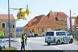 Dopravní nehoda sanitky a dvou osobních aut v Litoměřicích - Želeticích