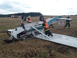 Při pádu letadla na Blanensku se zranili dva lidé