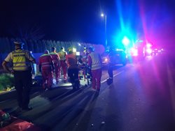 Složky IZS v akci: Srážka auta a motorky, tři zranění