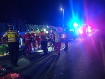 Složky IZS v akci: Srážka auta a motorky, tři zranění
