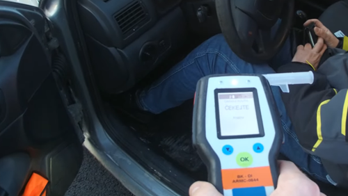 Opilý řidič s extrémní hladinou alkoholu ohrozil ostatní osoby na silnici