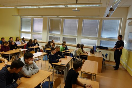 Zlínští hasiči přednášeli gymnazistům
