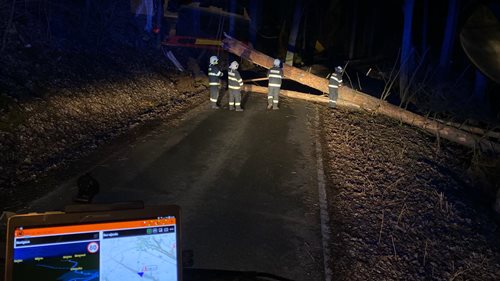 Orkán Sabine zaměstnává hasiče Středočeského kraje