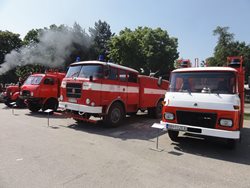 Půjezd hasičské záchranné techniky Prahou 