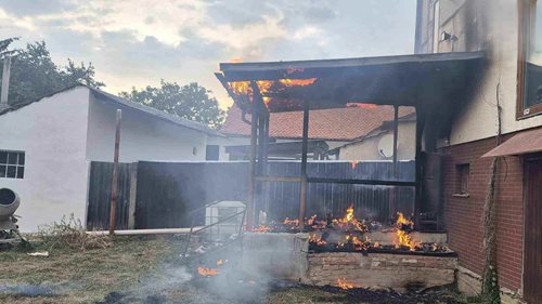 Dva požáry během jediné neděle. Plameny ohrožovaly rodinný dům i okolní zahrady