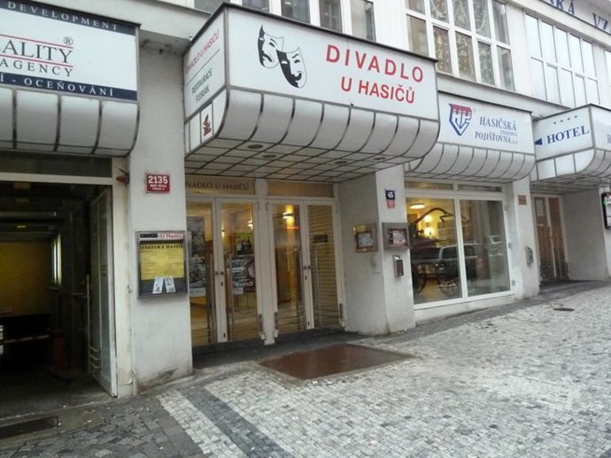 divadlo.jpg divadlo.jpg