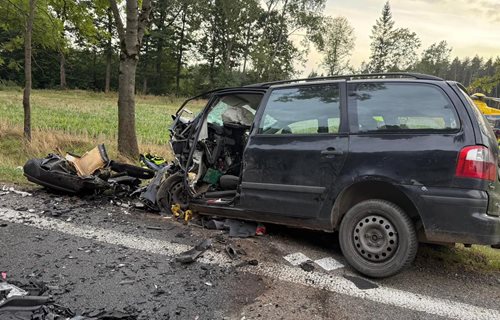 Tragická nehoda na Královédvorsku si vyžádala čtyři lidské životy