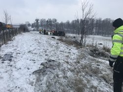 Moravskoslezští hasiči vyjeli během dnešního pondělí už k osmi nehodám