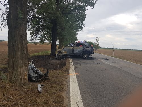 Tragická havárie vozidla s následným požárem u Zálezlic