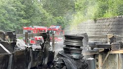 Rozsáhlý požár kamionu zablokoval silnici za Horní Bečvou ve směru na Slovensko