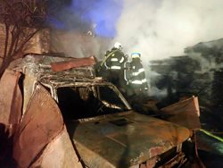 Náročný požár zaměstnal v Kroměříži čtyři jednotky hasičů