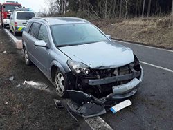 Nedělní nehoda osobního vozidla na Pelhřimovsku