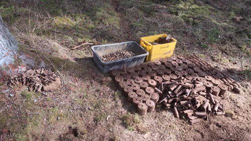 Les skrýval stovky válečných granátů