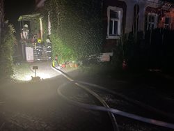 Milionová škoda po požáru rodinného domu v Mnichovicích
