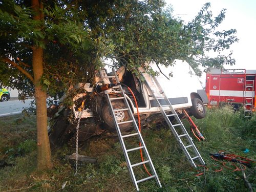 Dvě mrtvé osoby na jihočeských silnicích