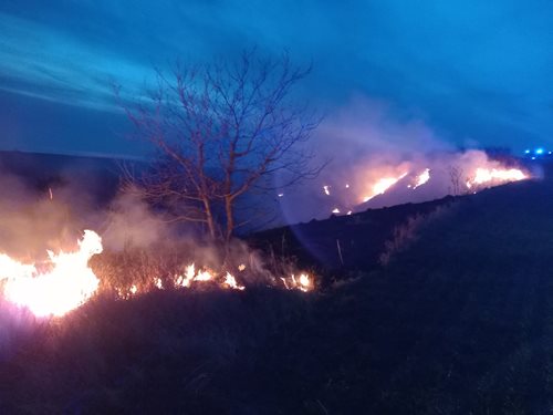 Neopatrná manipulace s ohněm způsobila rozsáhlý zásah