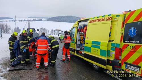 Řidič se zákazem řízení a pod vlivem drog způsobil nehodu se zraněním