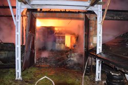 Škoda za čtyři miliony při požáru truhlárny na Příbramsku