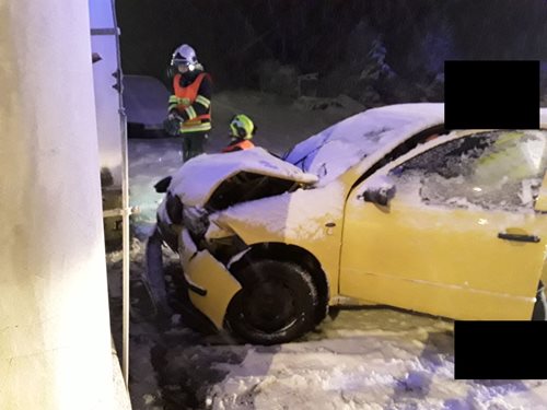 Dvě dopravní nehody v ranních hodinách