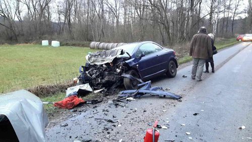 Po střetu dvou vozidel na Hlinsku byly zraněny čtyři osoby