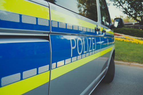 Čelní střet skončil tragicky. Opilý řidič měl vjet do protisměru, druhý motorista zemřel