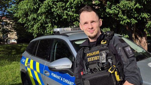 Policista daroval kostní dřeň. Neznámému dítěti dal šanci na život