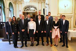 Ředitel HZS Libereckého kraje plk. Ing. Luděk Prudil popřál oceněným mladým hrdinům