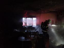 Tři jednotky hasičů likvidovaly požár v domě ve Vizovicích