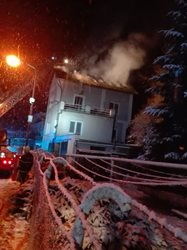 Při požáru rodinného domu ve Dvoře Králové n. L. vznikla škoda ve výši asi jednoho milionu korun
