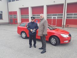 Jihočeští hasiči získali auto od společnosti ČEZ