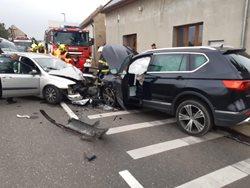 Dopravní nehoda dvou osobních aut v Třebenicích