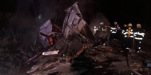 Dopravní nehoda a požár dodávky