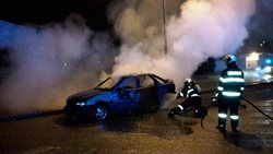 Požár auta v Českých Budějovicích byl nakonec beze škody, šlo pouze o vrak