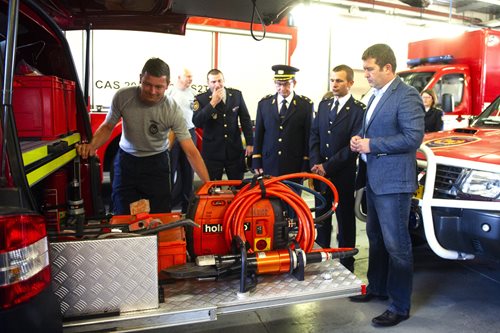 Hasiče Královéhradeckého kraje navštívil ministr vnitra